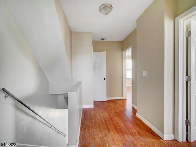 Property listing MLS 4046861 photo 11