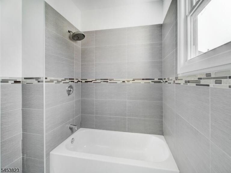 Property listing MLS 4046861 photo 18