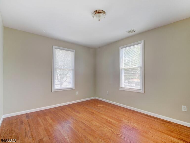 Property listing MLS 4046861 photo 4