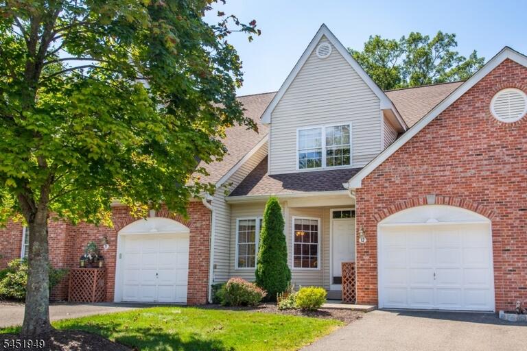 Property listing MLS 4046863 photo 2