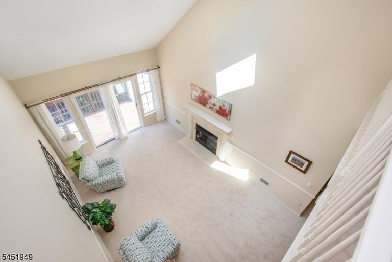 Property listing MLS 4046863 photo 21