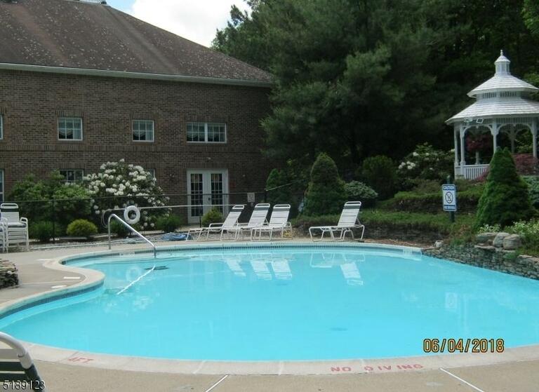 Property listing MLS 4046863 photo 35