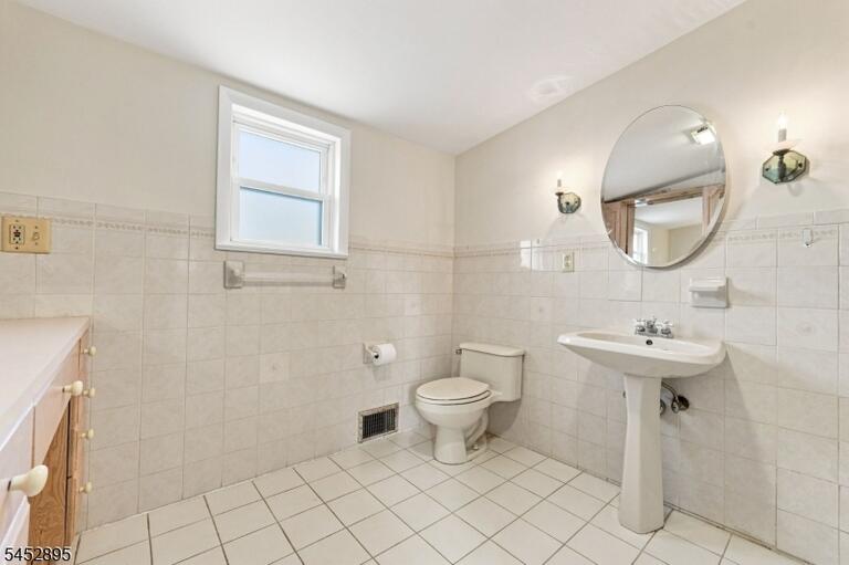 Property listing MLS 4046879 photo 19
