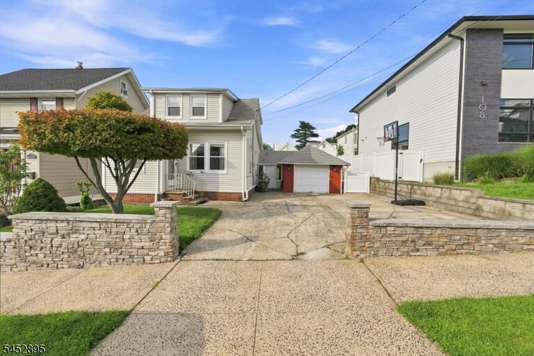 Property listing MLS 4046879 photo 3