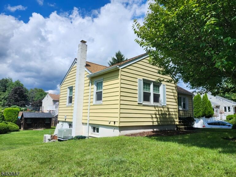 Property listing MLS 4046886 photo 3