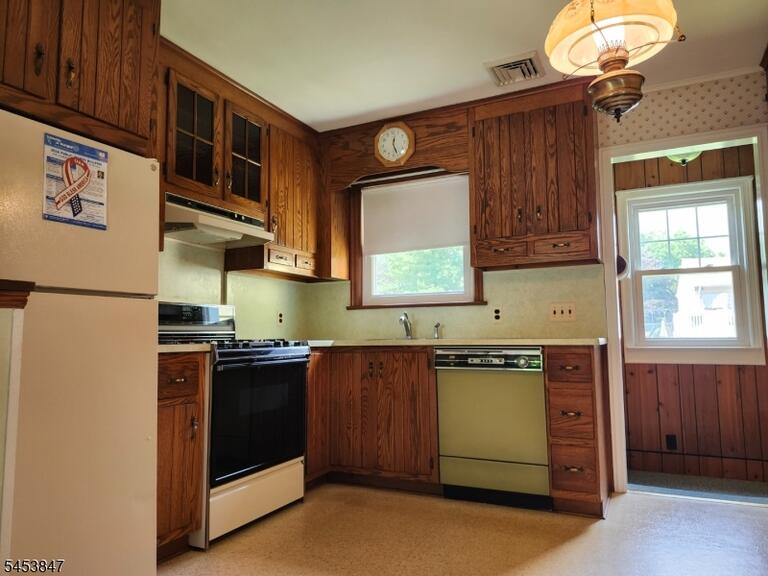 Property listing MLS 4046886 photo 8