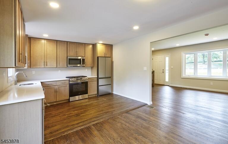 Property listing MLS 4046896 photo 9