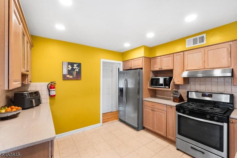 Property listing MLS 4046926 photo 6