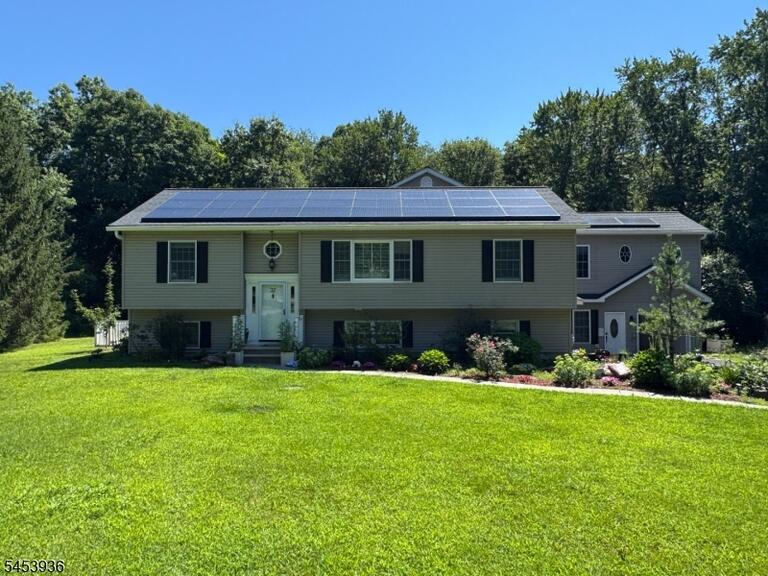 Property listing MLS 4046952 photo 3