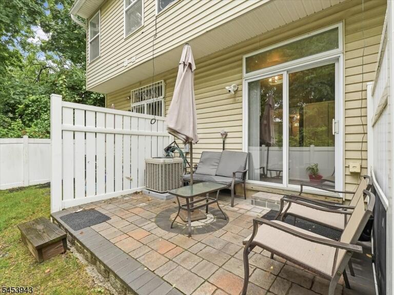 Property listing MLS 4046957 photo 19