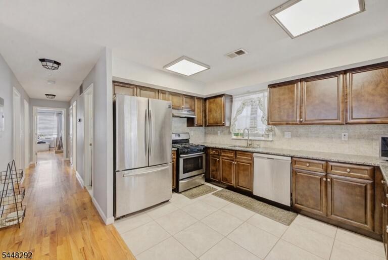 Property listing MLS 4046968 photo 17