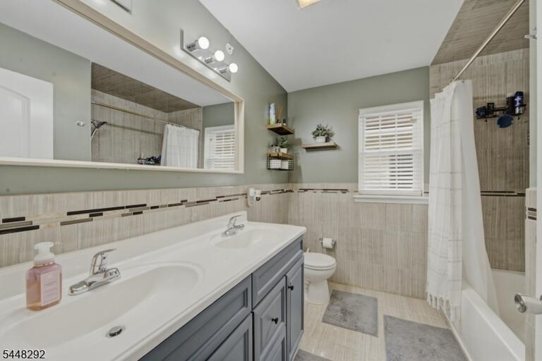 Property listing MLS 4046968 photo 9