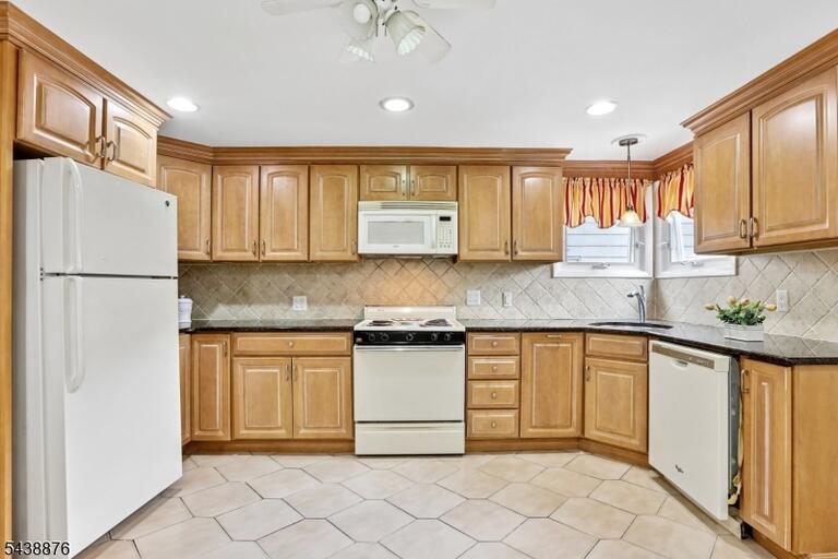 Property listing MLS 4046984 photo 1