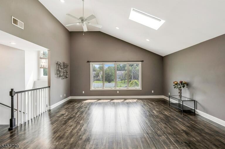 Property listing MLS 4047021 photo 5