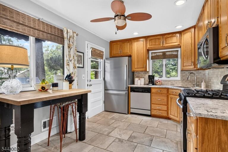 Property listing MLS 4047051 photo 11