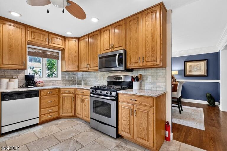 Property listing MLS 4047051 photo 12
