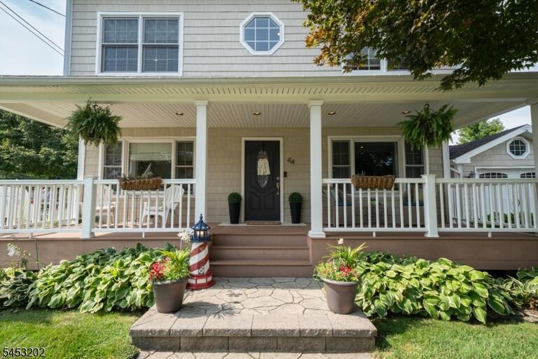 Property listing MLS 4047075 photo 1