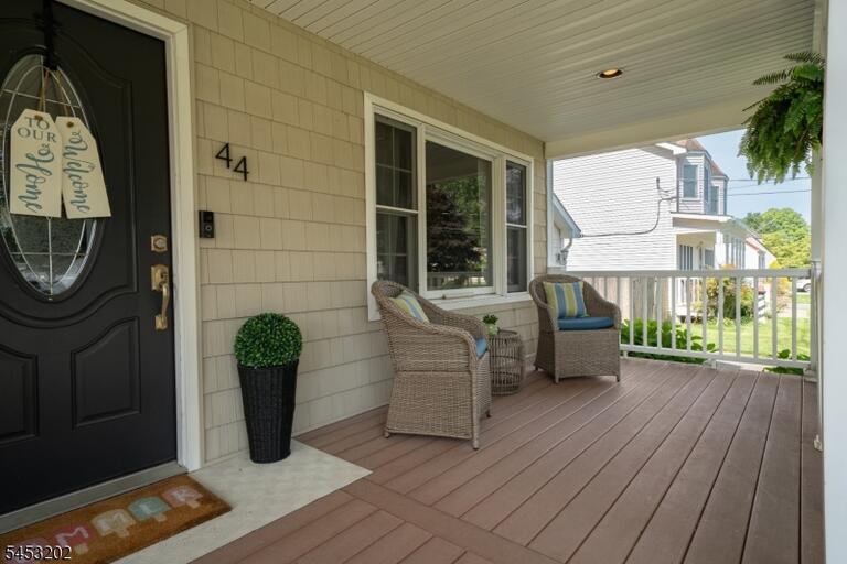 Property listing MLS 4047075 photo 3