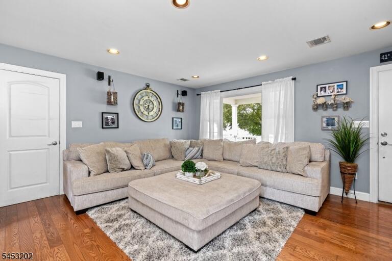 Property listing MLS 4047075 photo 6