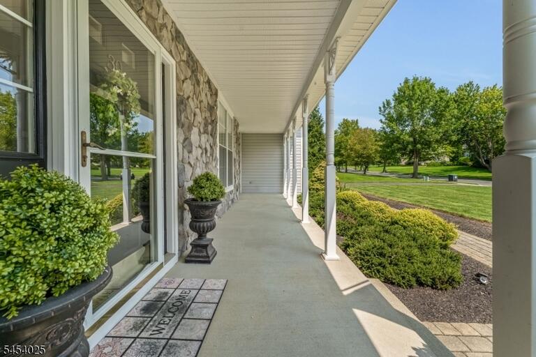 Property listing MLS 4047077 photo 4