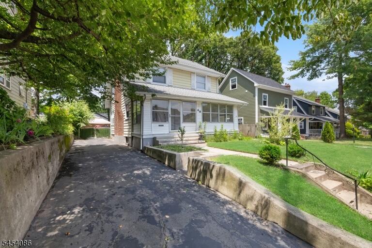 Property listing MLS 4047083 photo 2