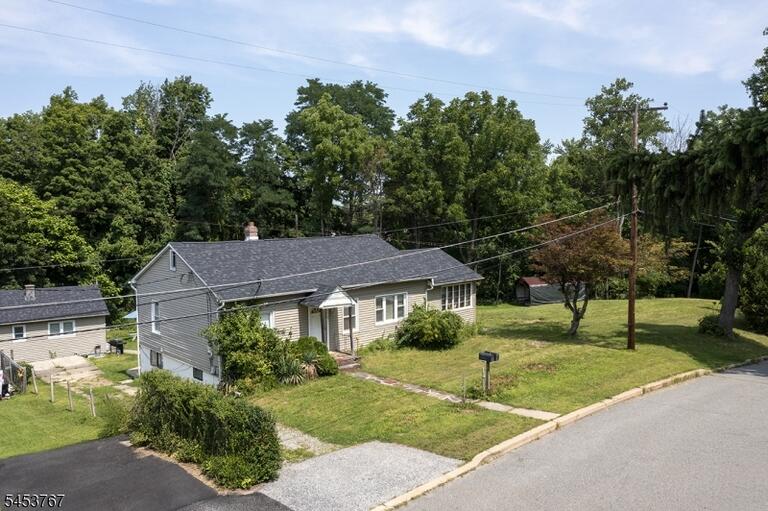Property listing MLS 4047091 photo 4