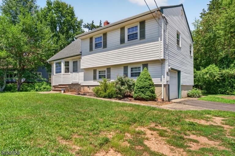 Property listing MLS 4047112 photo 2