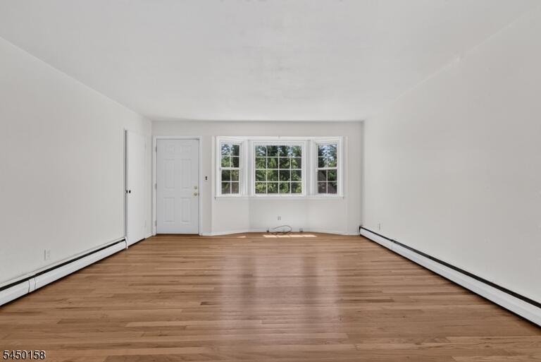 Property listing MLS 4047112 photo 4