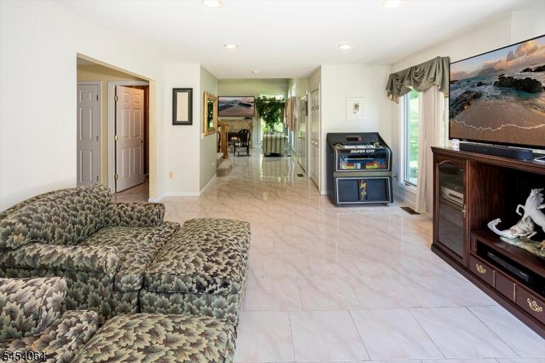 Property listing MLS 4047122 photo 19