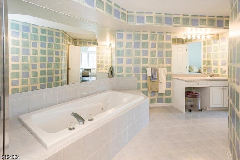 Property listing MLS 4047122 photo 25