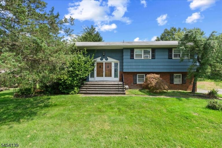 Property listing MLS 4047125 photo 2