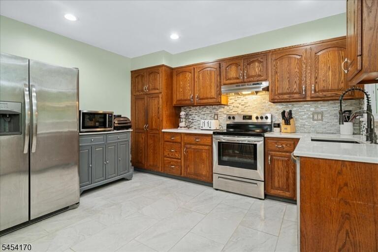 Property listing MLS 4047152 photo 10