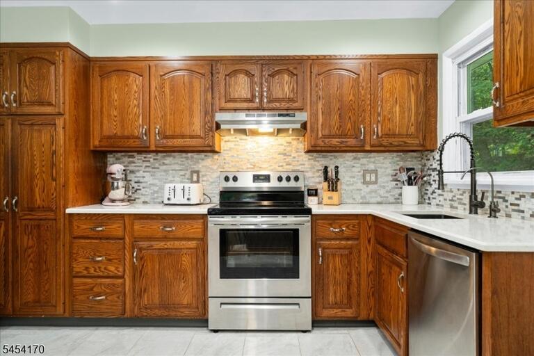 Property listing MLS 4047152 photo 11