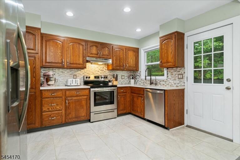 Property listing MLS 4047152 photo 12