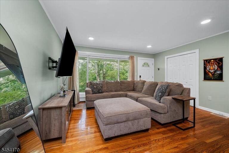 Property listing MLS 4047152 photo 5