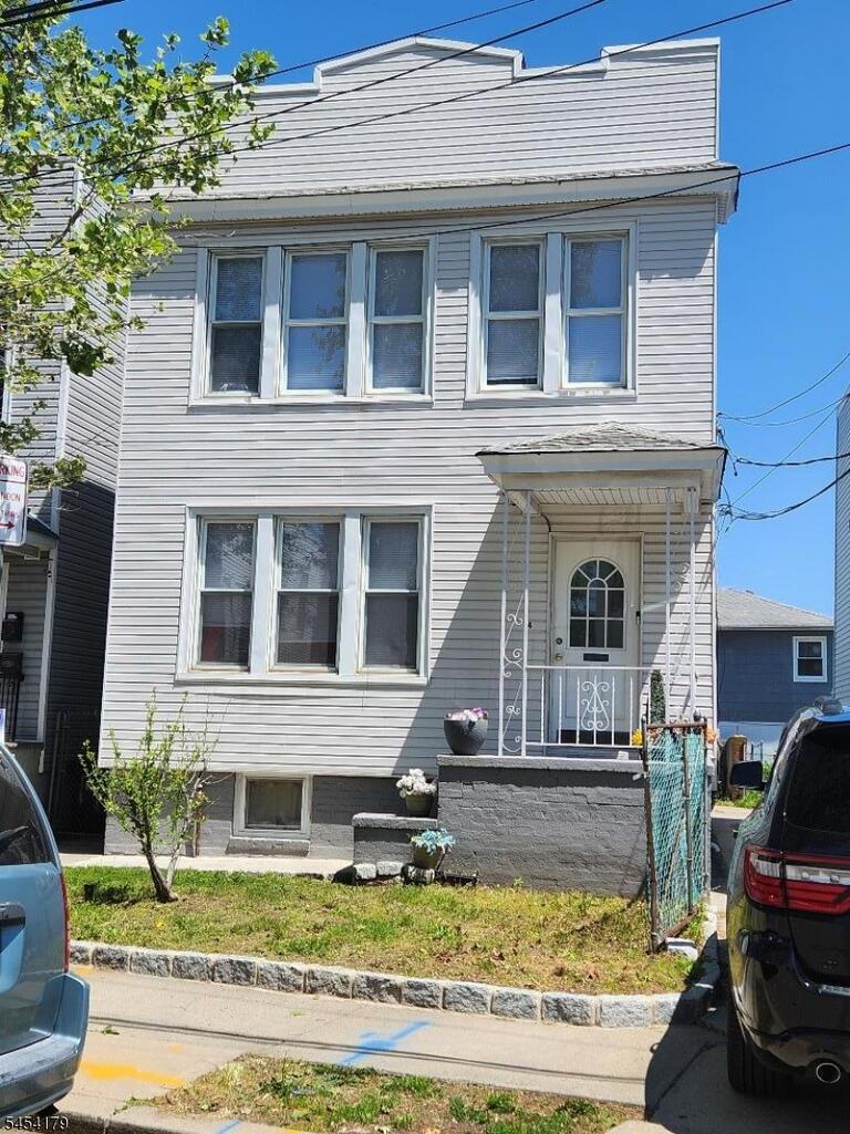 Property listing MLS 4047155 photo 1