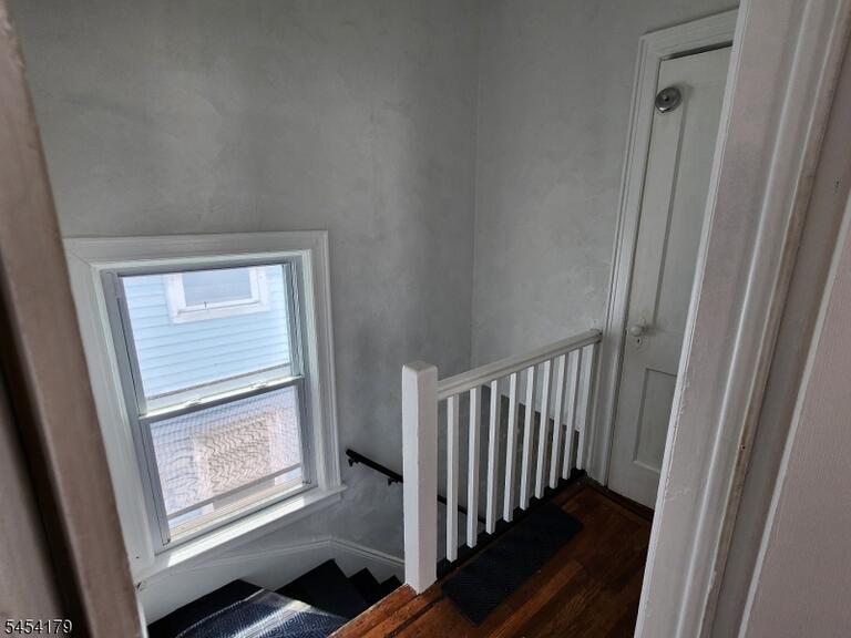 Property listing MLS 4047155 photo 3