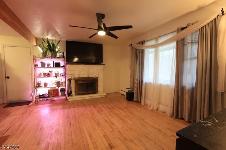 Property listing MLS 4047173 photo 2