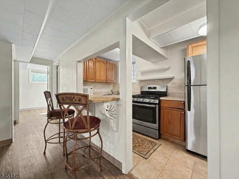 Property listing MLS 4047181 photo 18