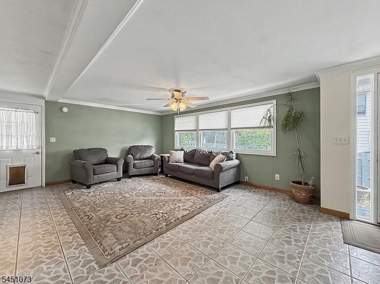 Property listing MLS 4047181 photo 4