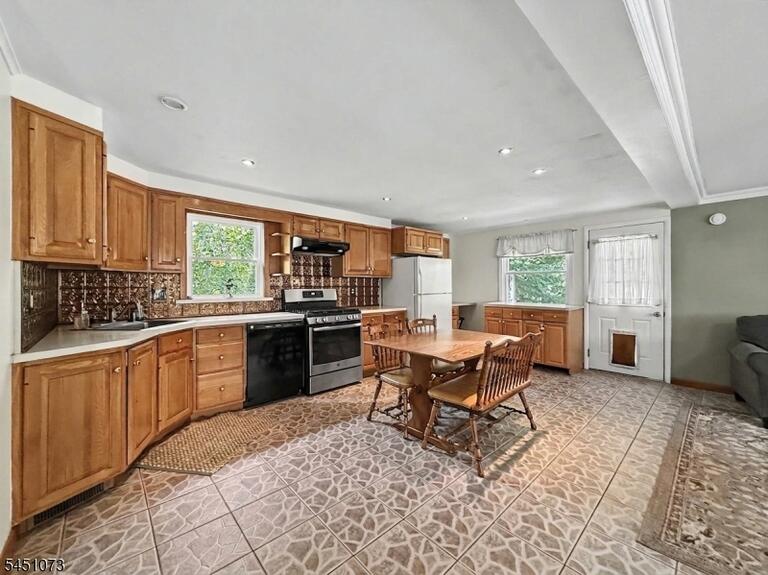 Property listing MLS 4047181 photo 5