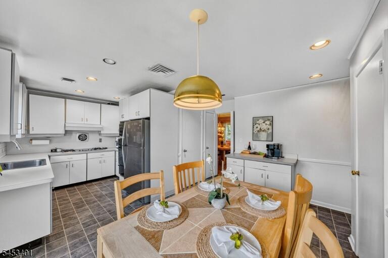 Property listing MLS 4047191 photo 15