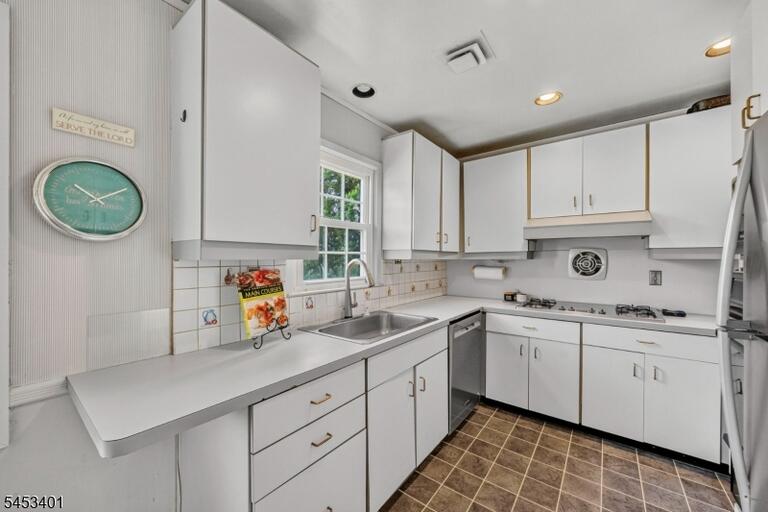 Property listing MLS 4047191 photo 16