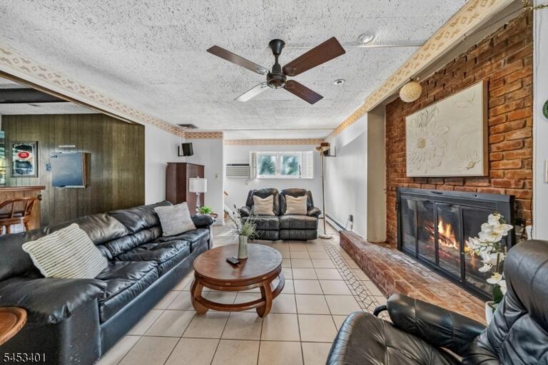 Property listing MLS 4047191 photo 29