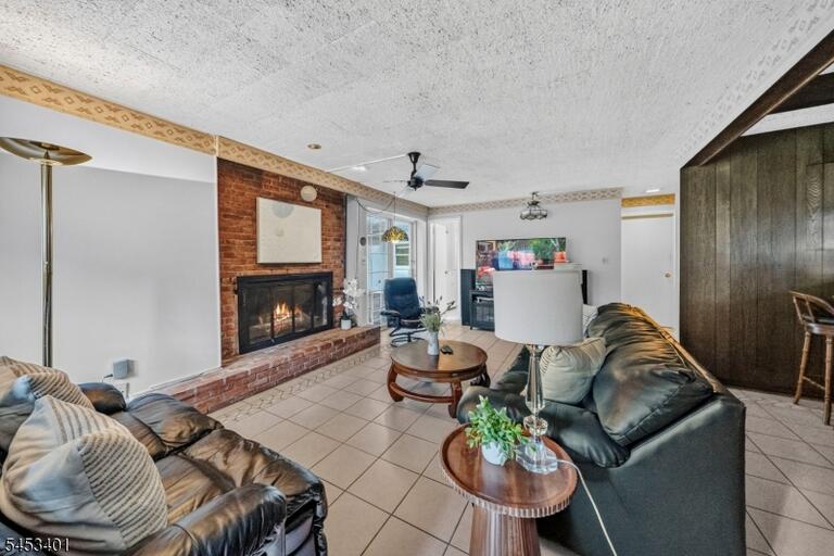 Property listing MLS 4047191 photo 32
