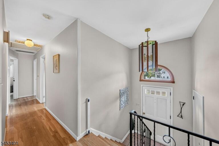 Property listing MLS 4047191 photo 9