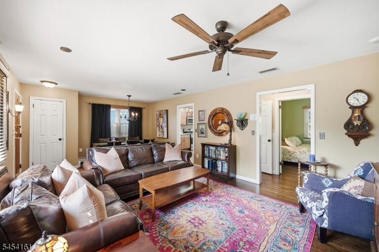 Property listing MLS 4047193 photo 15