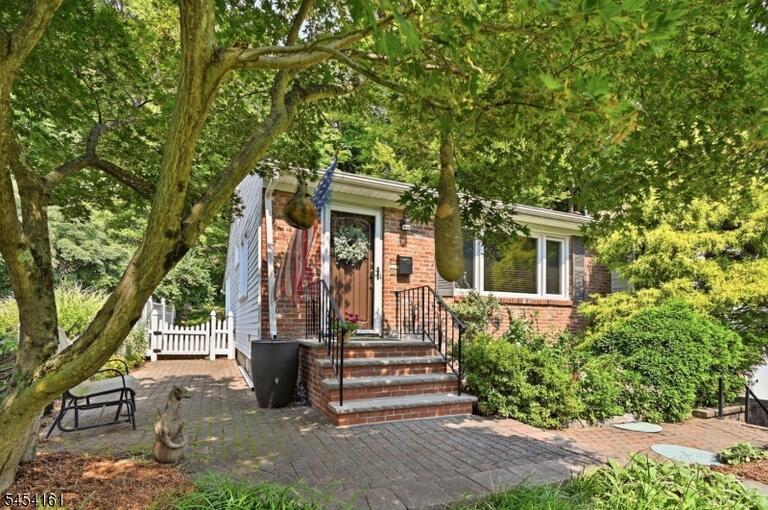 Property listing MLS 4047193 photo 3