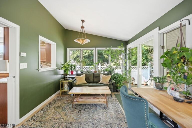 Property listing MLS 4047193 photo 32