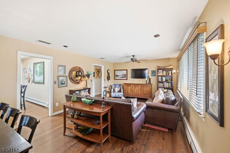 Property listing MLS 4047193 photo 4